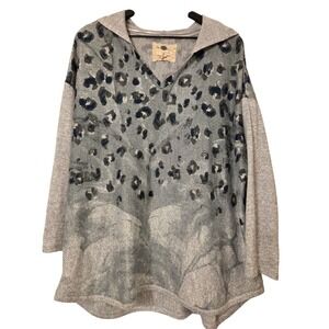 Cupio Woman Gray Leopard Print‎ Hooded Tunic Top 1X